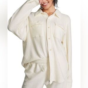 Victoria's Secret PINK Women's Cream & Black Reverse Fleece Shacket Button Down